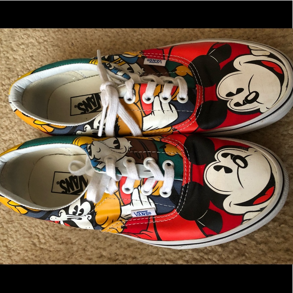 Disney Vans ✨